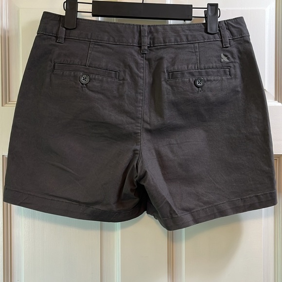 Eddie Bauer Legend Wash Stretch Slightly Curvy Chino Shorts - Size 2 - Picture 4 of 8